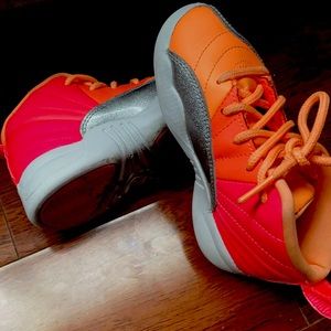 Very good condition great pair for 3-4yr old girl